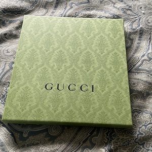 Gucci flat box with ribbon